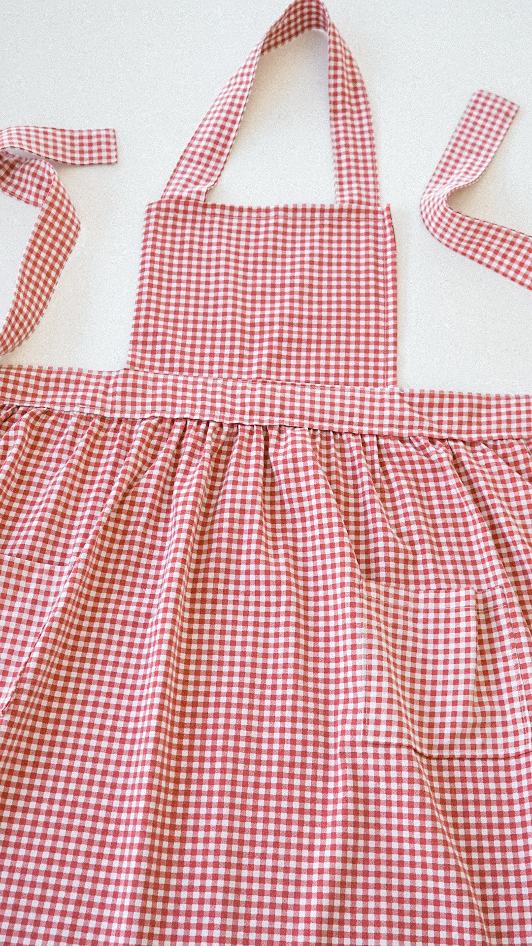 THE HOMEMAKERS APRON